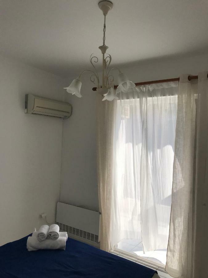 The Swan And The Gull, Porto Rafti Yacht Harbor Apartment Eksteriør bilde